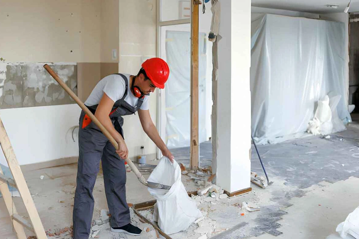 What are the Key Hurdles in Managing Construction Site Clean Up?